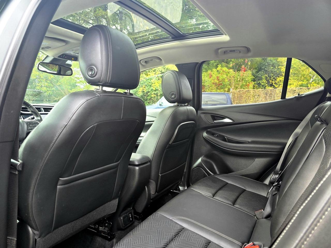 2021 Buick Encore GX Essence | Clean Carfax! Photo