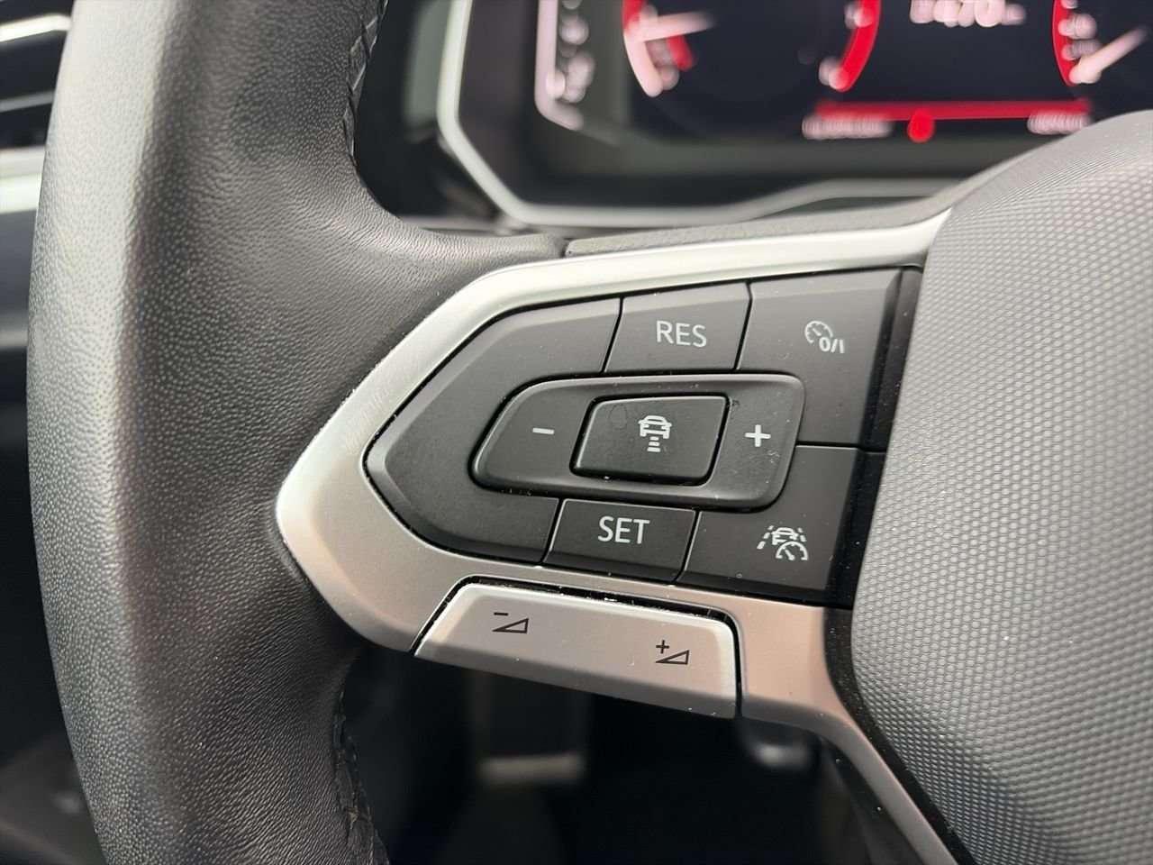 2024 Volkswagen Jetta Comfortline 1.5T 6Sp Keyless Start  Alloy Wheels  Stability Control  Apple/Android CarPlay Photo