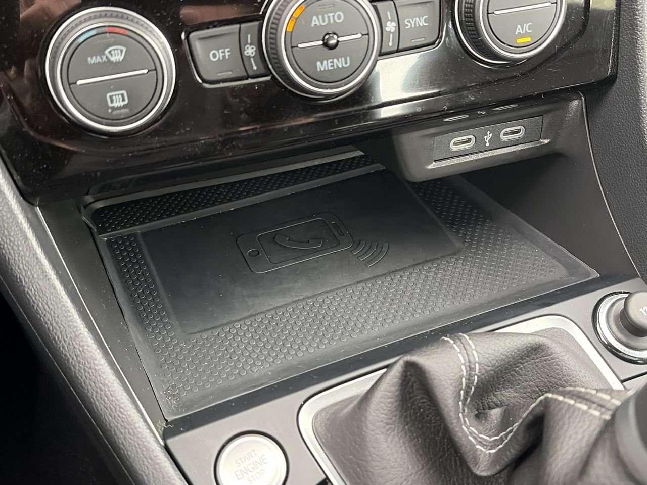 2024 Volkswagen Jetta Comfortline 1.5T 6Sp Keyless Start  Alloy Wheels  Stability Control  Apple/Android CarPlay Photo
