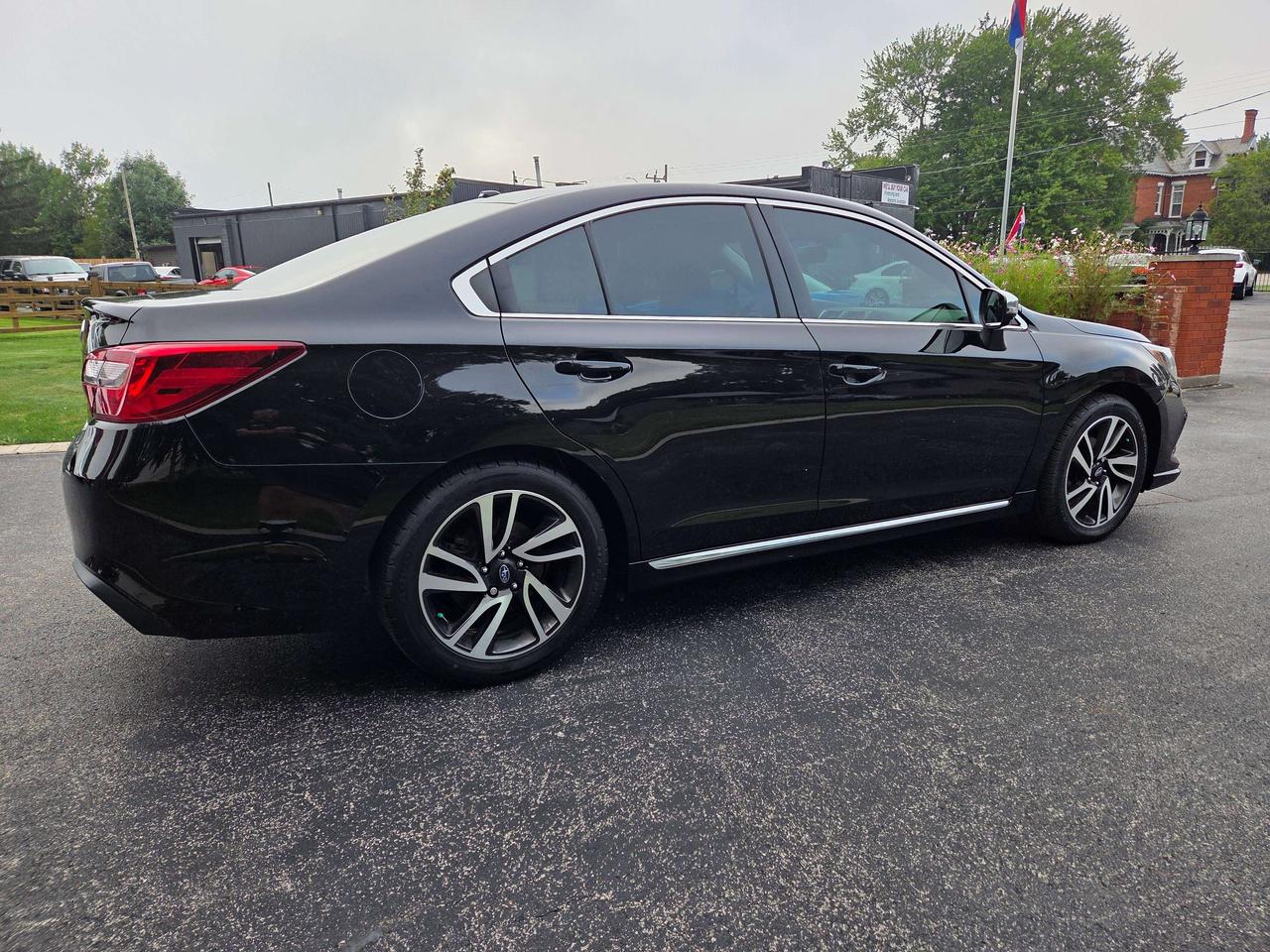 2018 Subaru Legacy Sport Photo2
