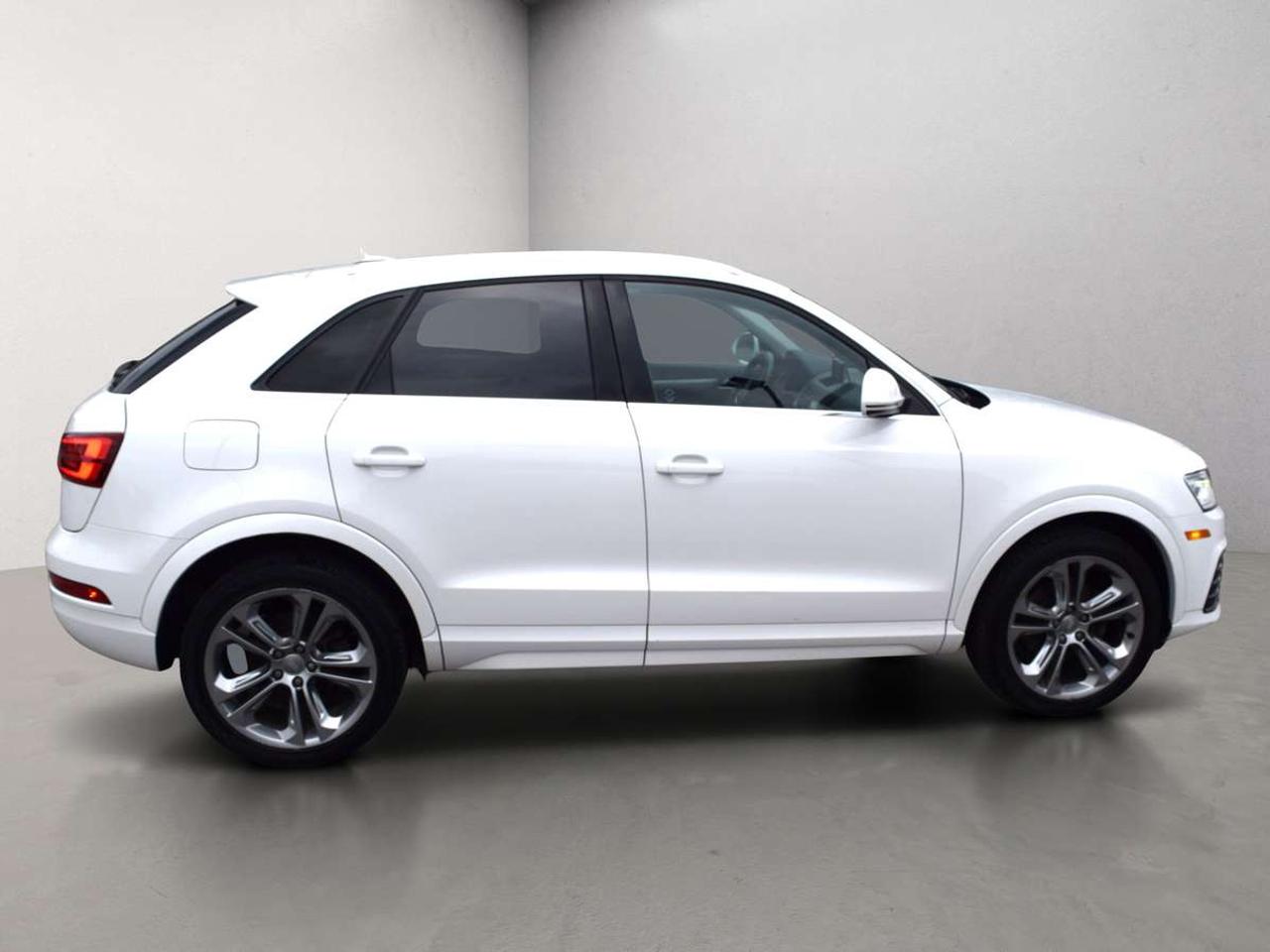 2018 Audi Q3 Progressiv AWD Navi Panoramic Sunroof Photo3