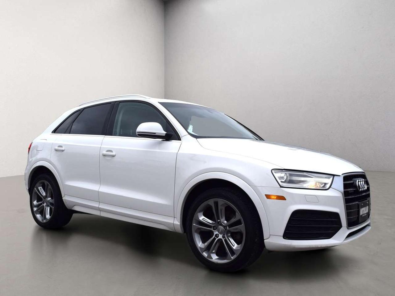 2018 Audi Q3 Progressiv AWD Navi Panoramic Sunroof Photo2