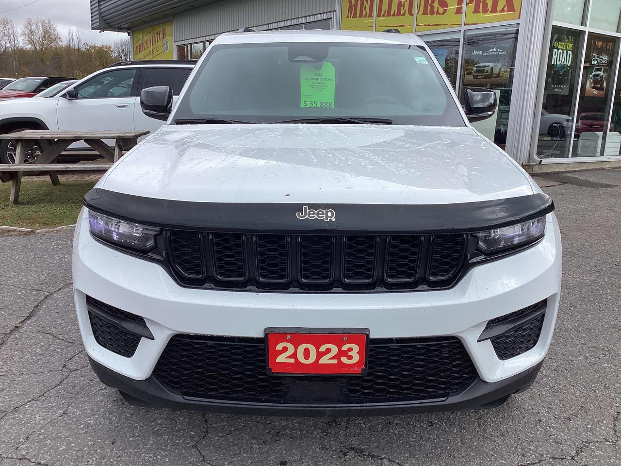2023 Jeep Grand Cherokee Altitude Photo