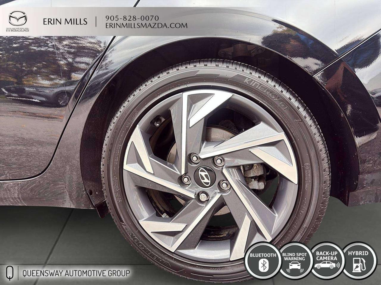 2025 Hyundai Elantra HYBRID // CLEAN CARFAX // ONE OWNER Photo