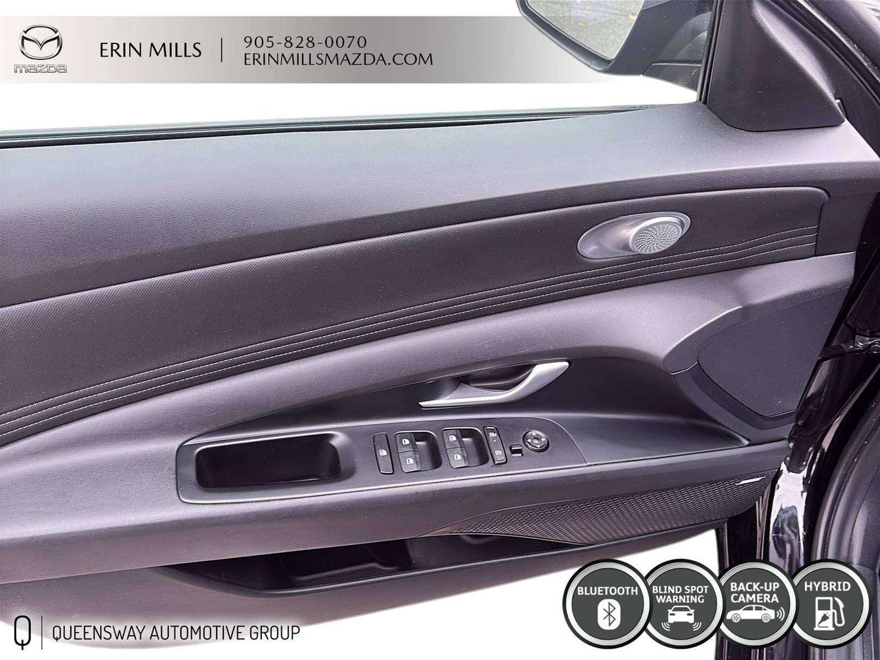 2025 Hyundai Elantra HYBRID // CLEAN CARFAX // ONE OWNER Photo