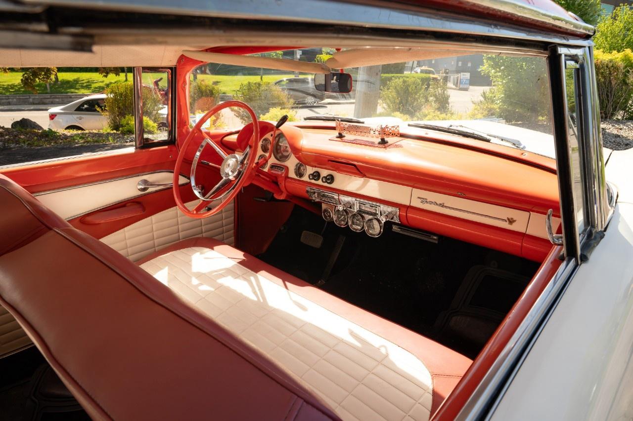 1956 Ford Crown Victoria  Photo