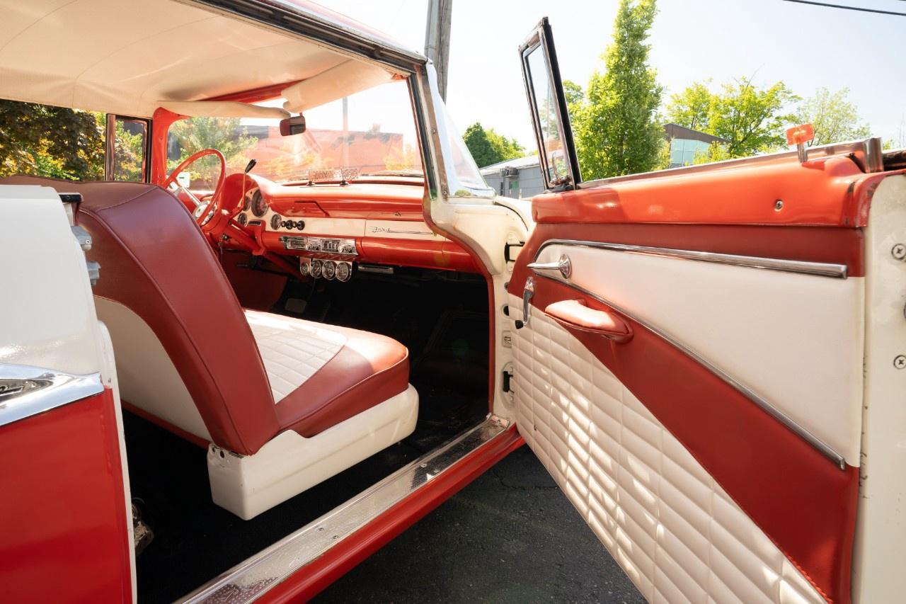 1956 Ford Crown Victoria  Photo