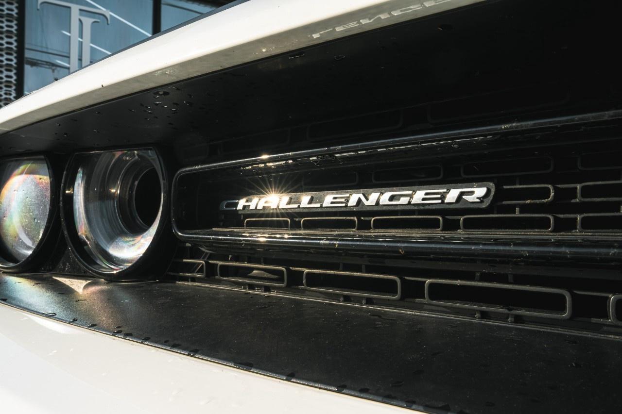 2015 Dodge Challenger 2DR CPE SRT 392 Photo3