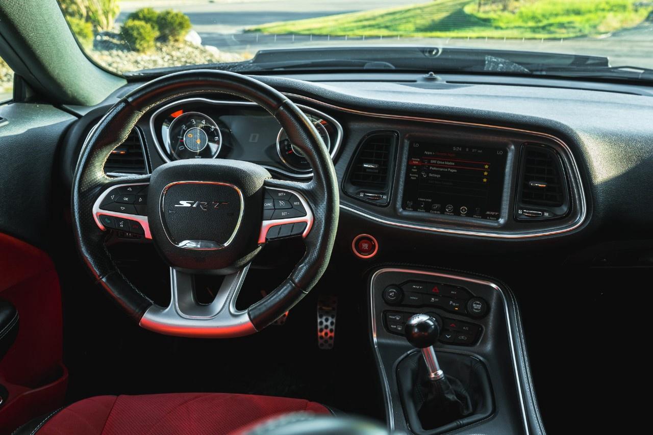 2015 Dodge Challenger 2DR CPE SRT 392 Photo