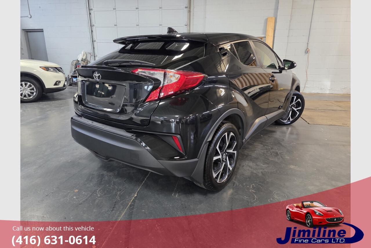 2022 Toyota C-HR XLE Package Photo2