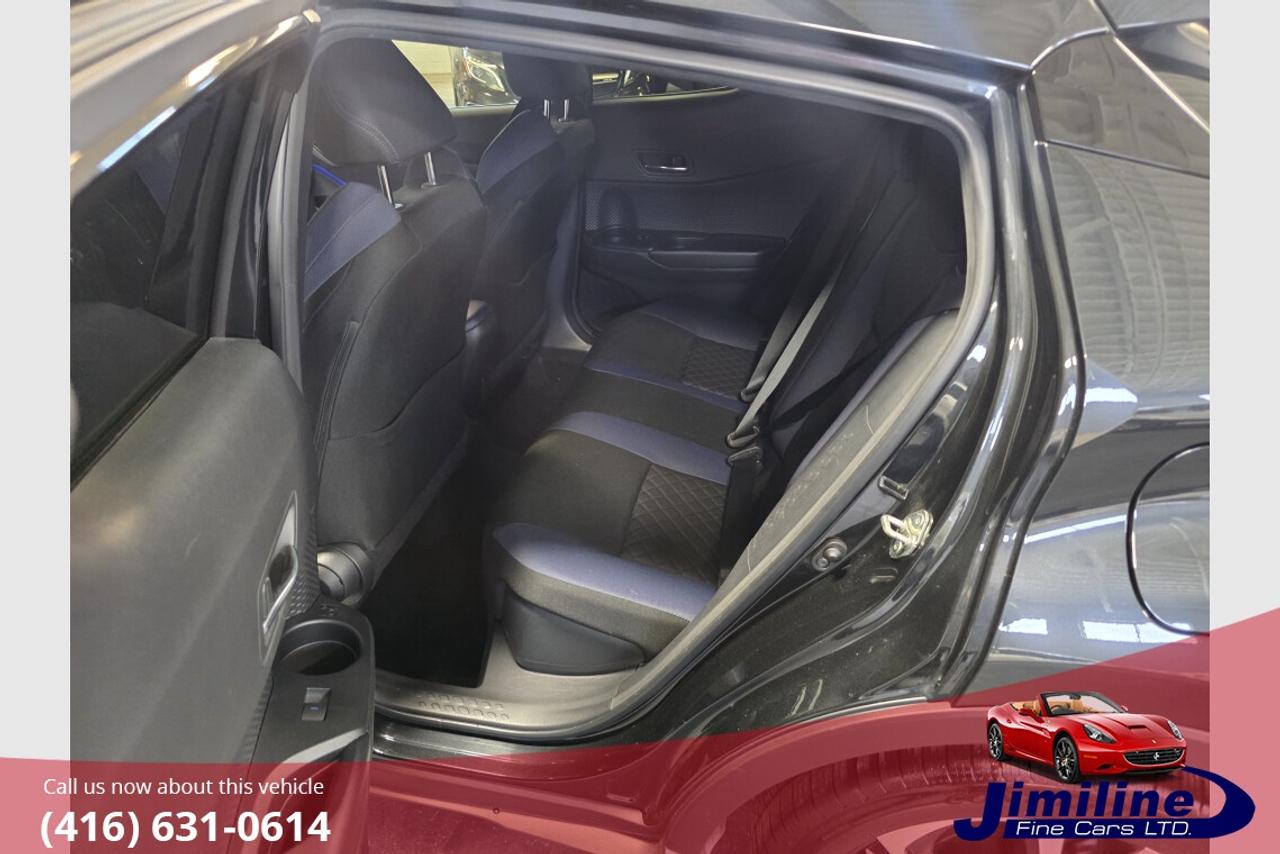 2022 Toyota C-HR XLE Package Photo