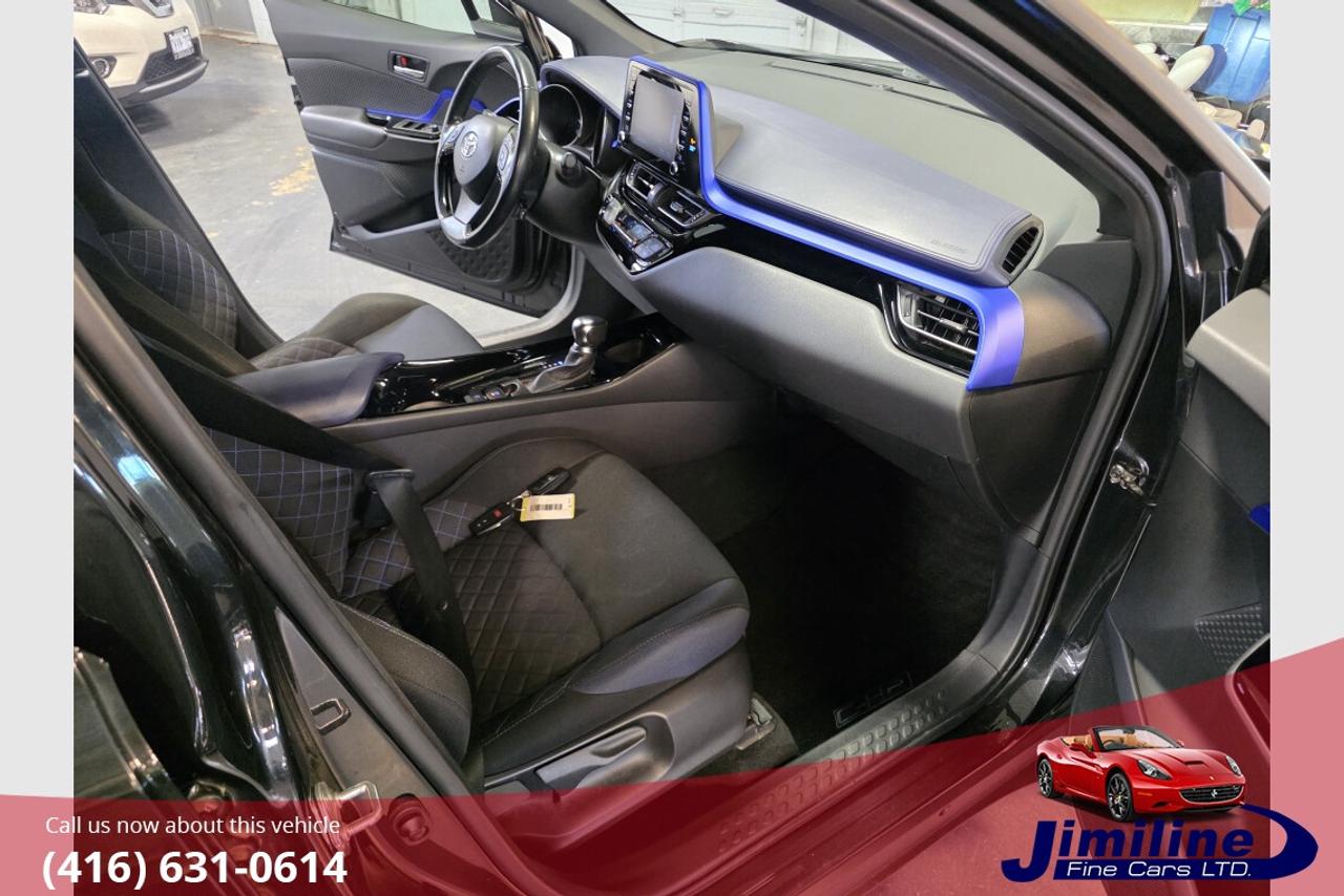 2022 Toyota C-HR XLE Package Photo