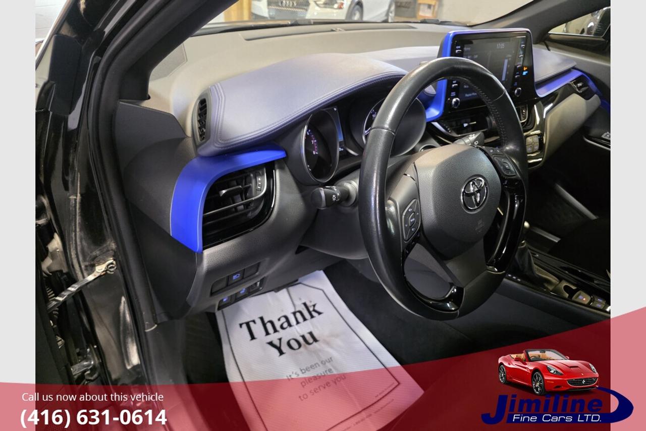 2022 Toyota C-HR XLE Package Photo