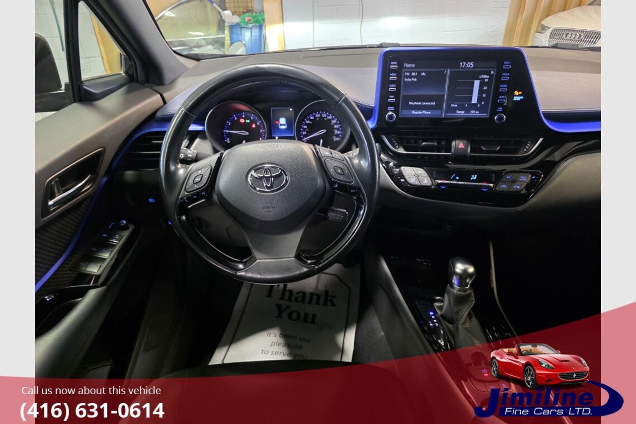 2022 Toyota C-HR XLE Package Photo