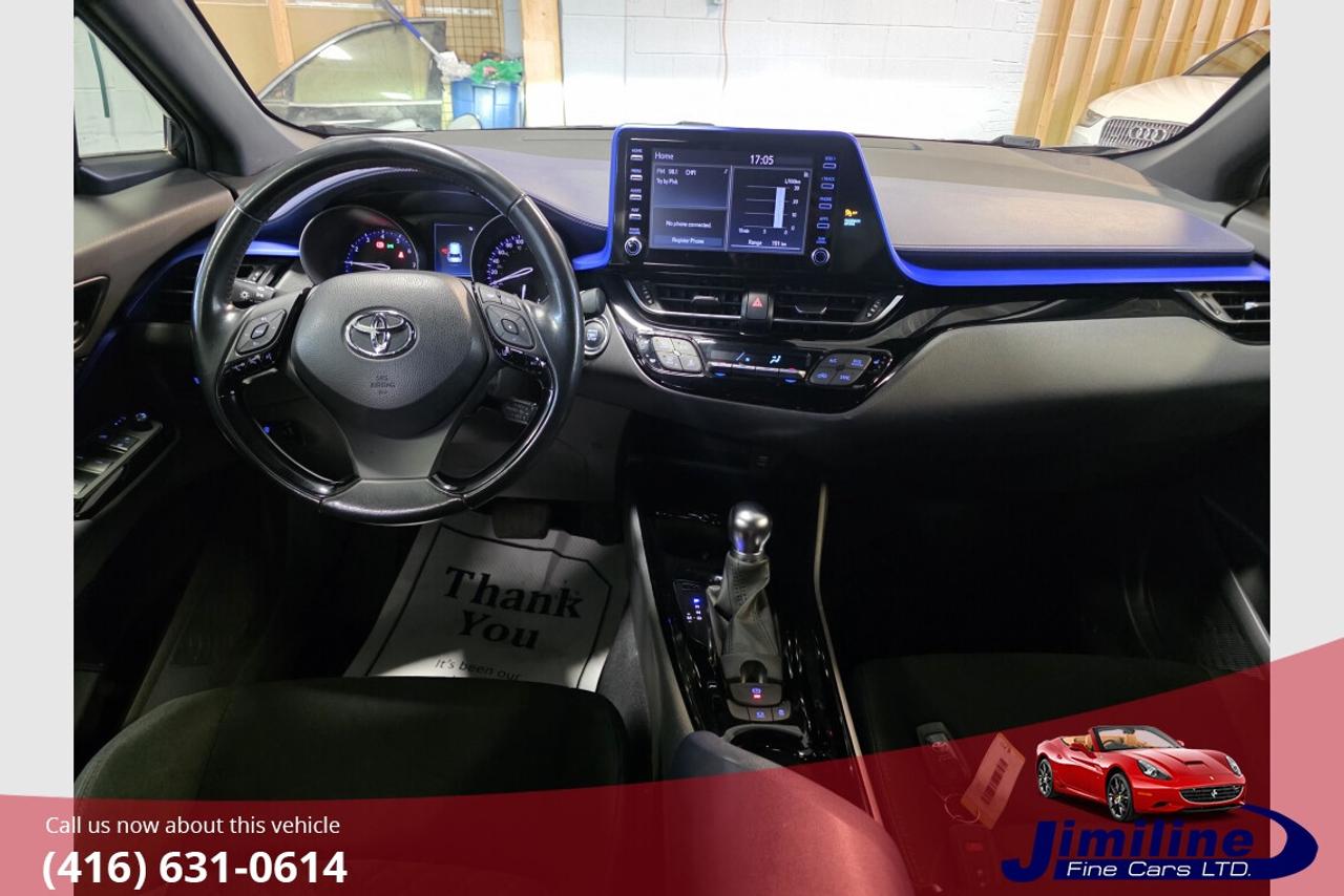 2022 Toyota C-HR XLE Package Photo