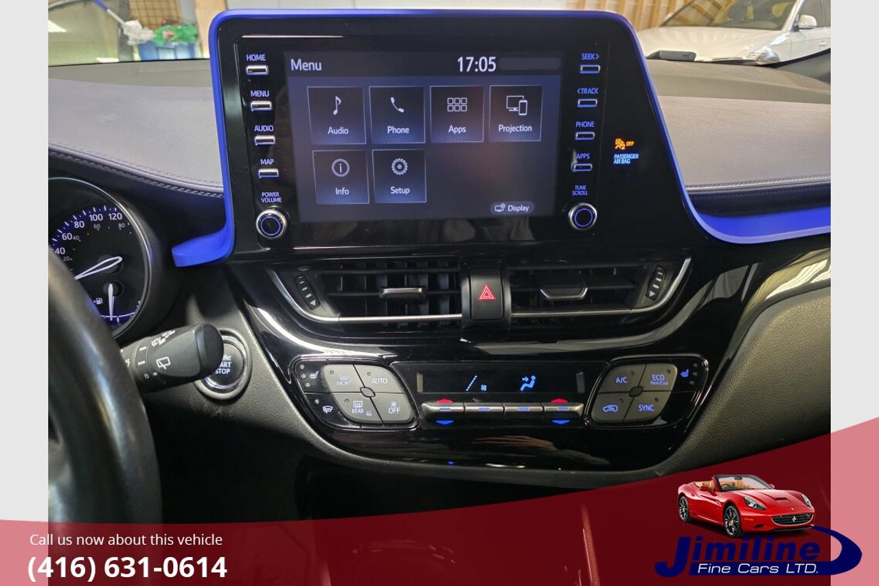 2022 Toyota C-HR XLE Package Photo