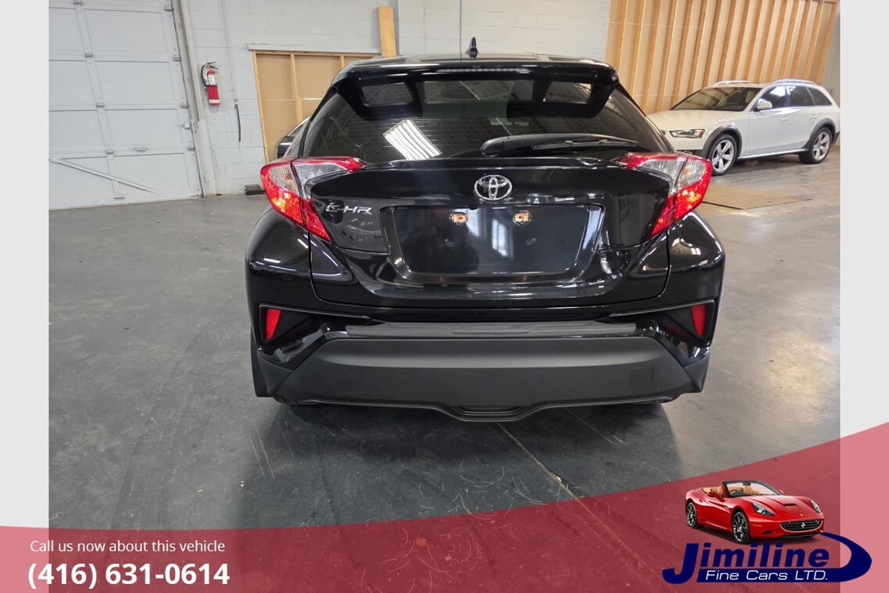 2022 Toyota C-HR XLE Package Photo
