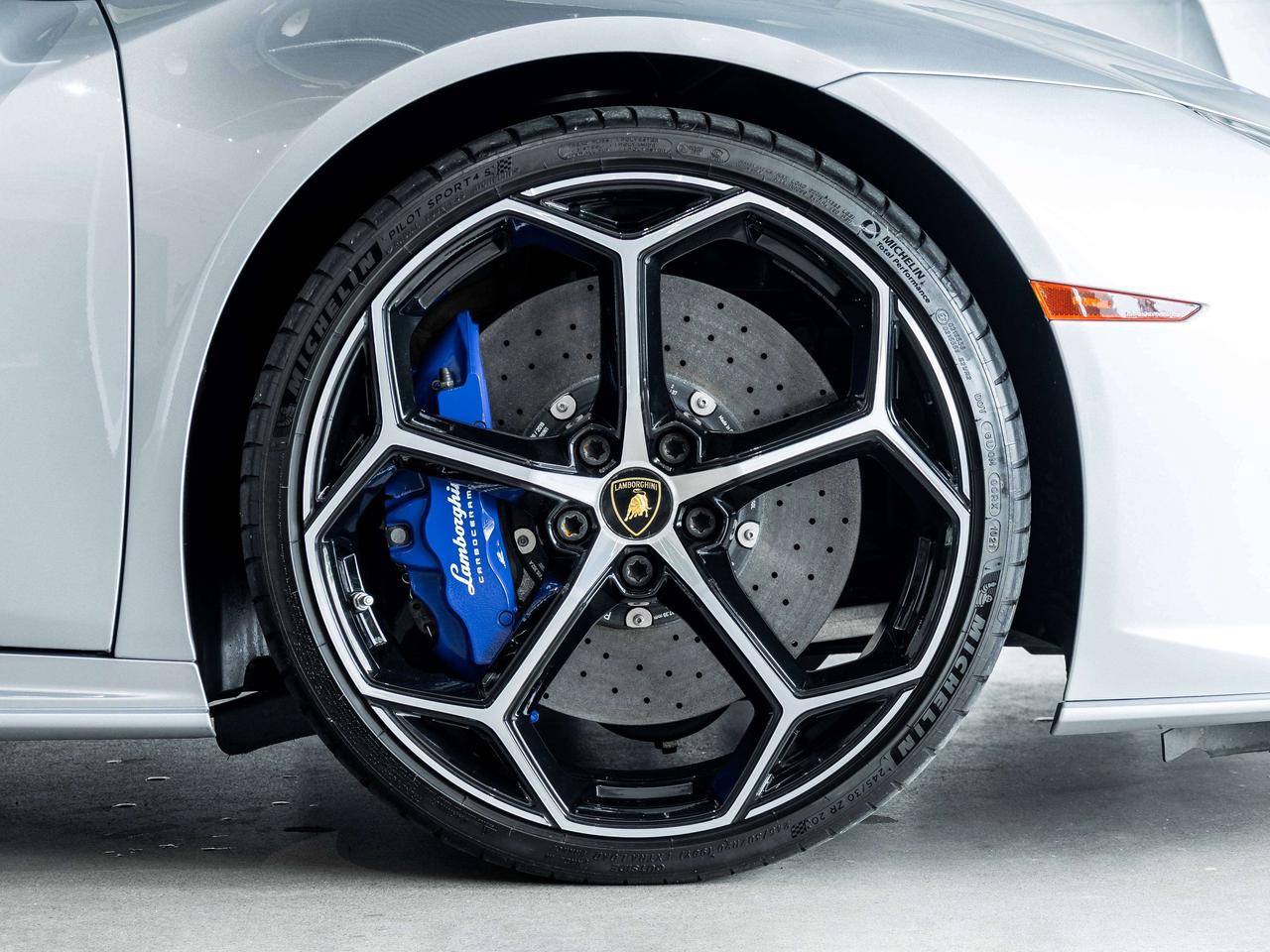 2020 Lamborghini Huracan Evo LP-640     AWD Photo