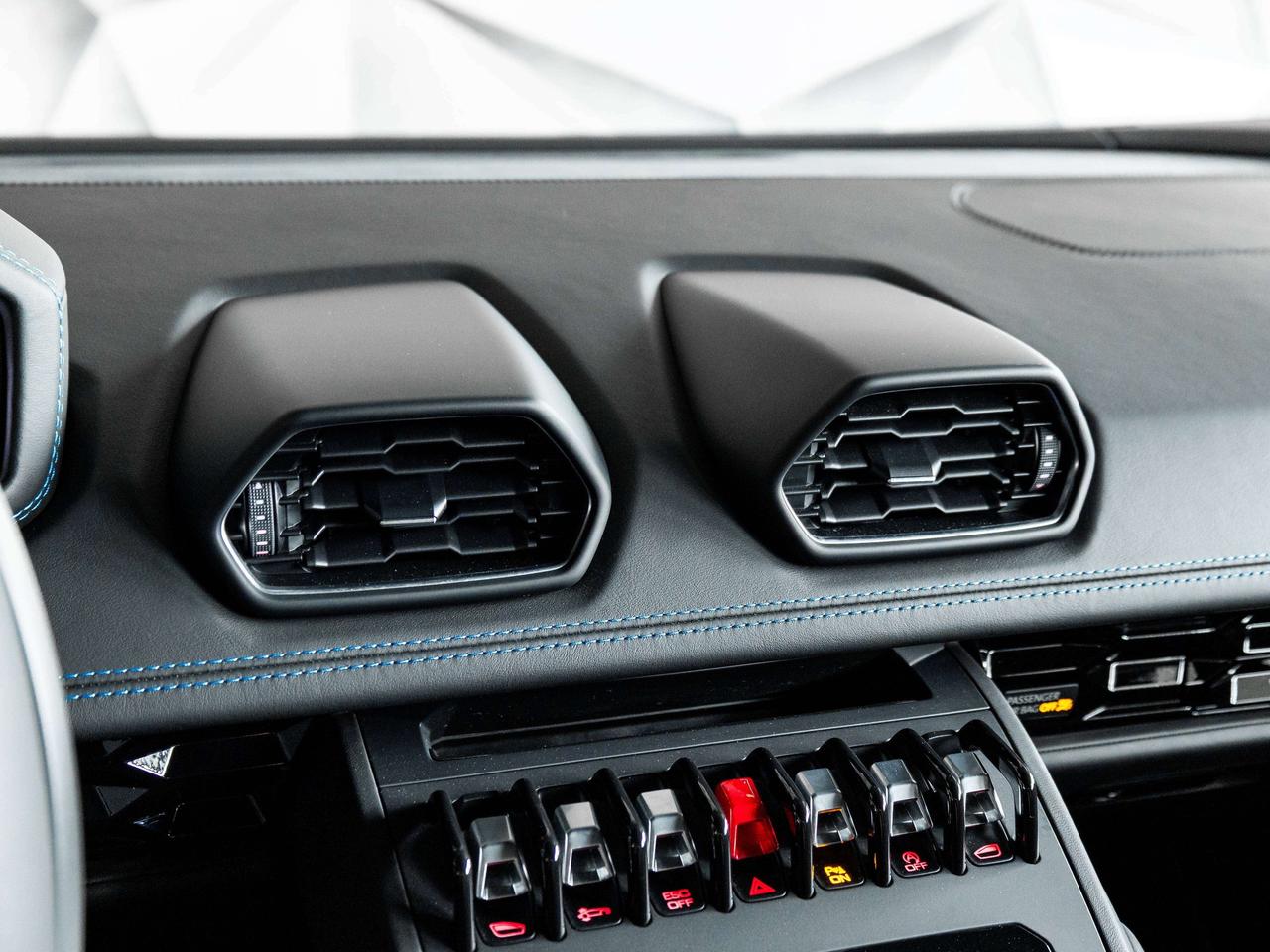 2020 Lamborghini Huracan Evo LP-640     AWD Photo