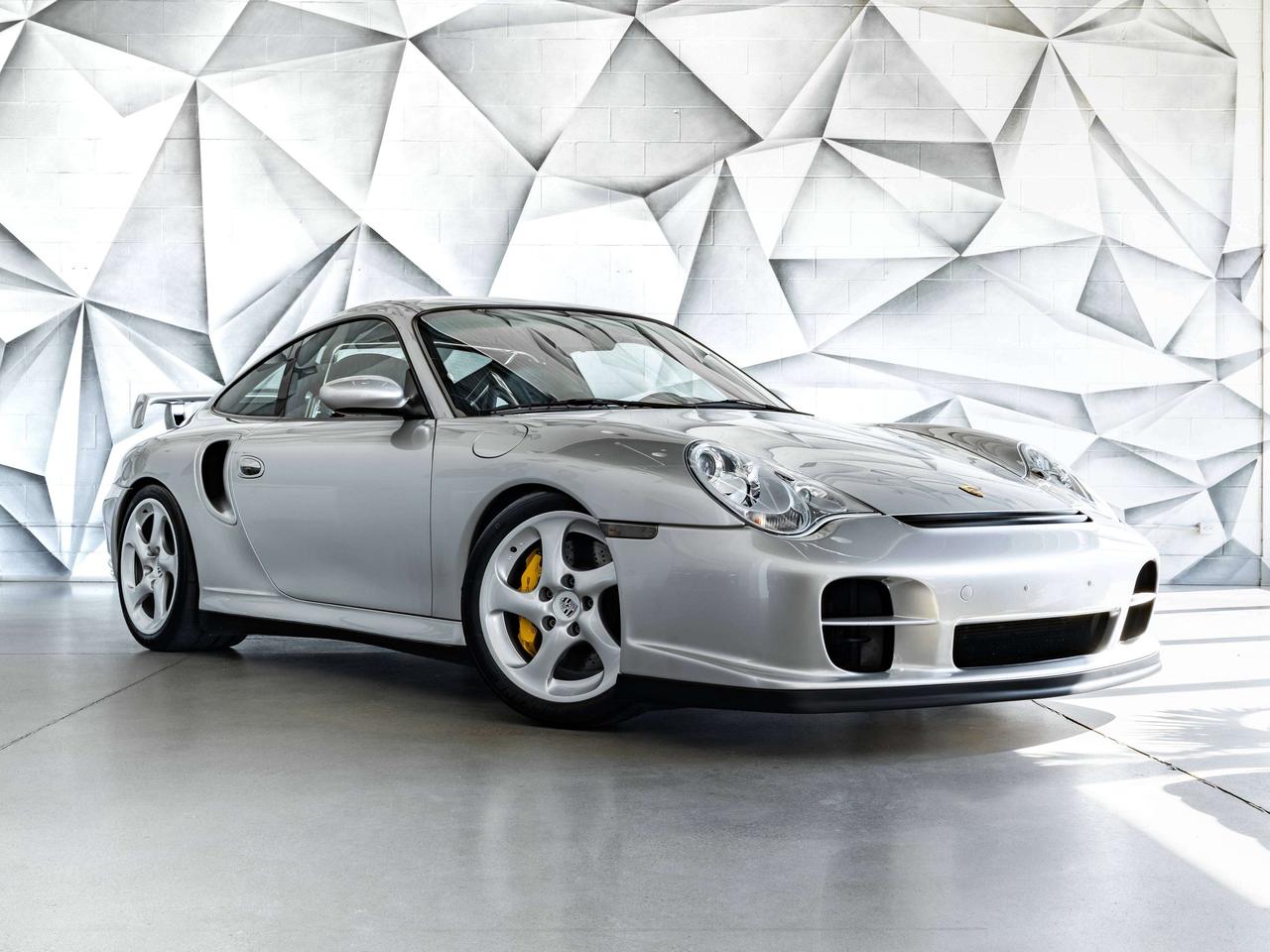 2001 Porsche 911 Carrera GT2 Photo2
