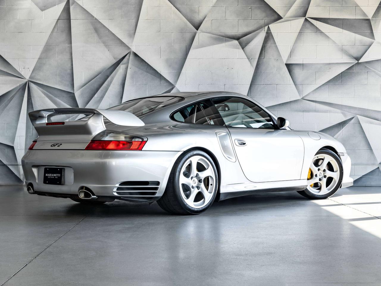 2001 Porsche 911 Carrera GT2 Photo