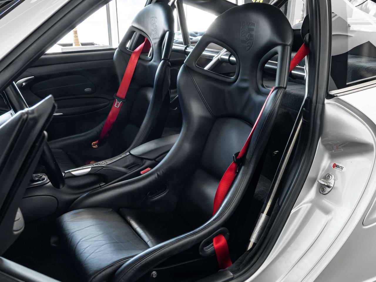 2001 Porsche 911 Carrera GT2 Photo