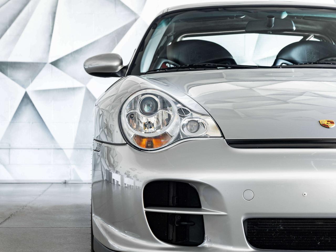 2001 Porsche 911 Carrera GT2 Photo