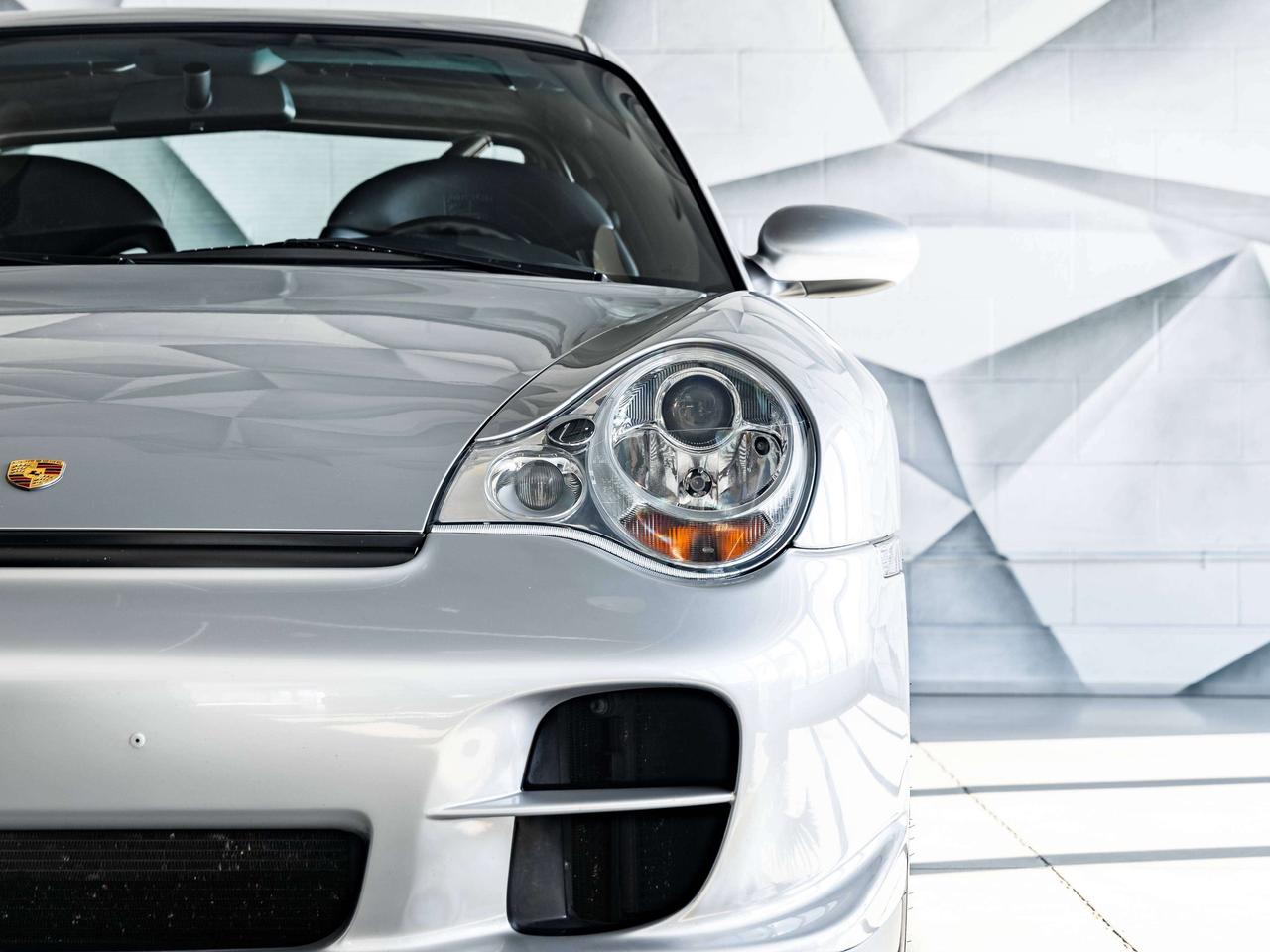2001 Porsche 911 Carrera GT2 Photo