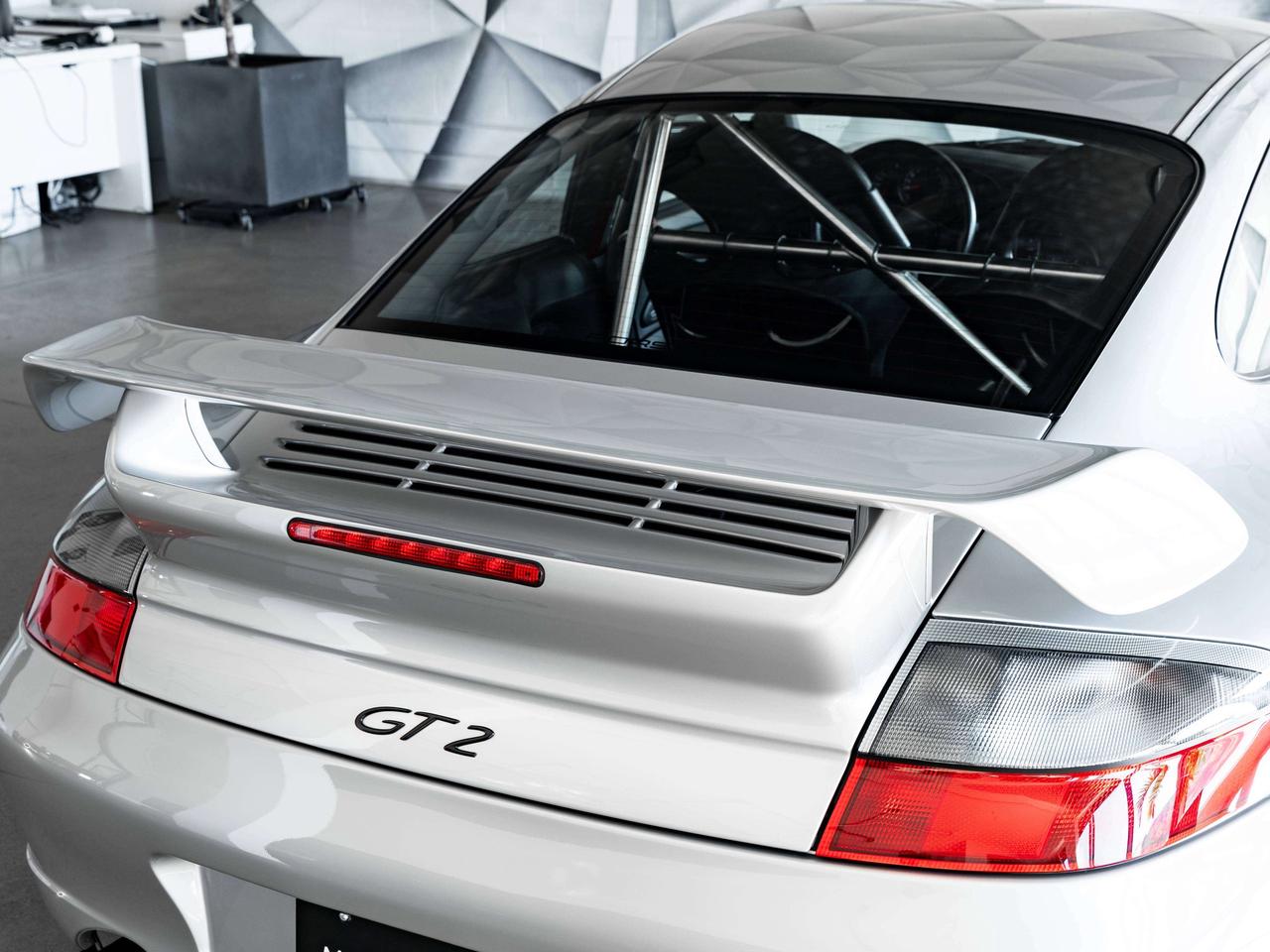2001 Porsche 911 Carrera GT2 Photo