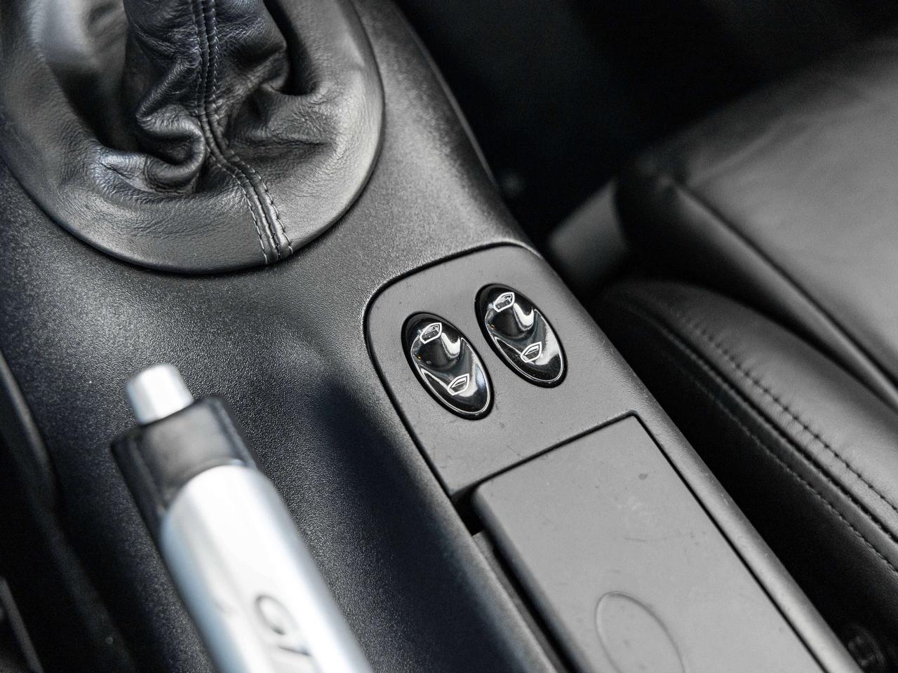 2001 Porsche 911 Carrera GT2 Photo