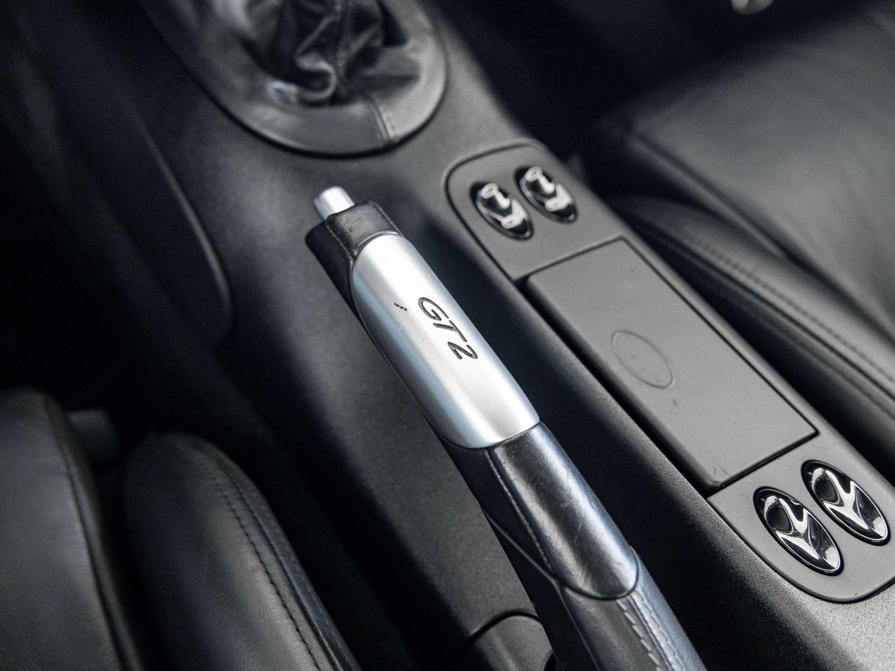 2001 Porsche 911 Carrera GT2 Photo