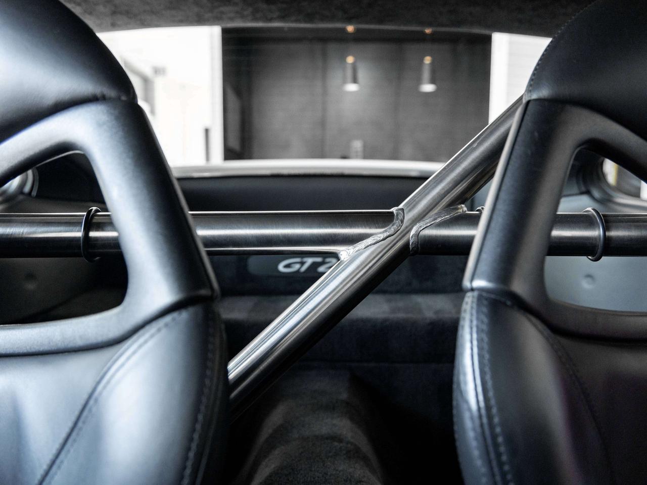 2001 Porsche 911 Carrera GT2 Photo