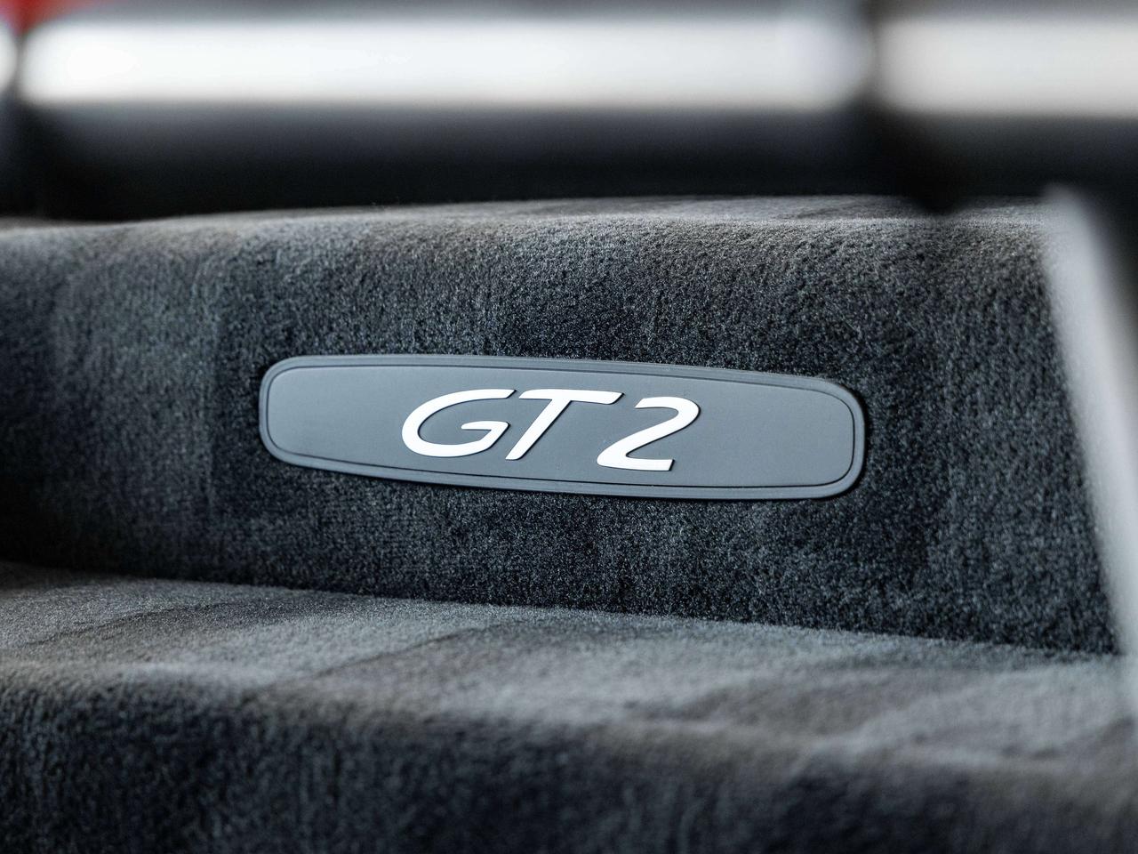 2001 Porsche 911 Carrera GT2 Photo