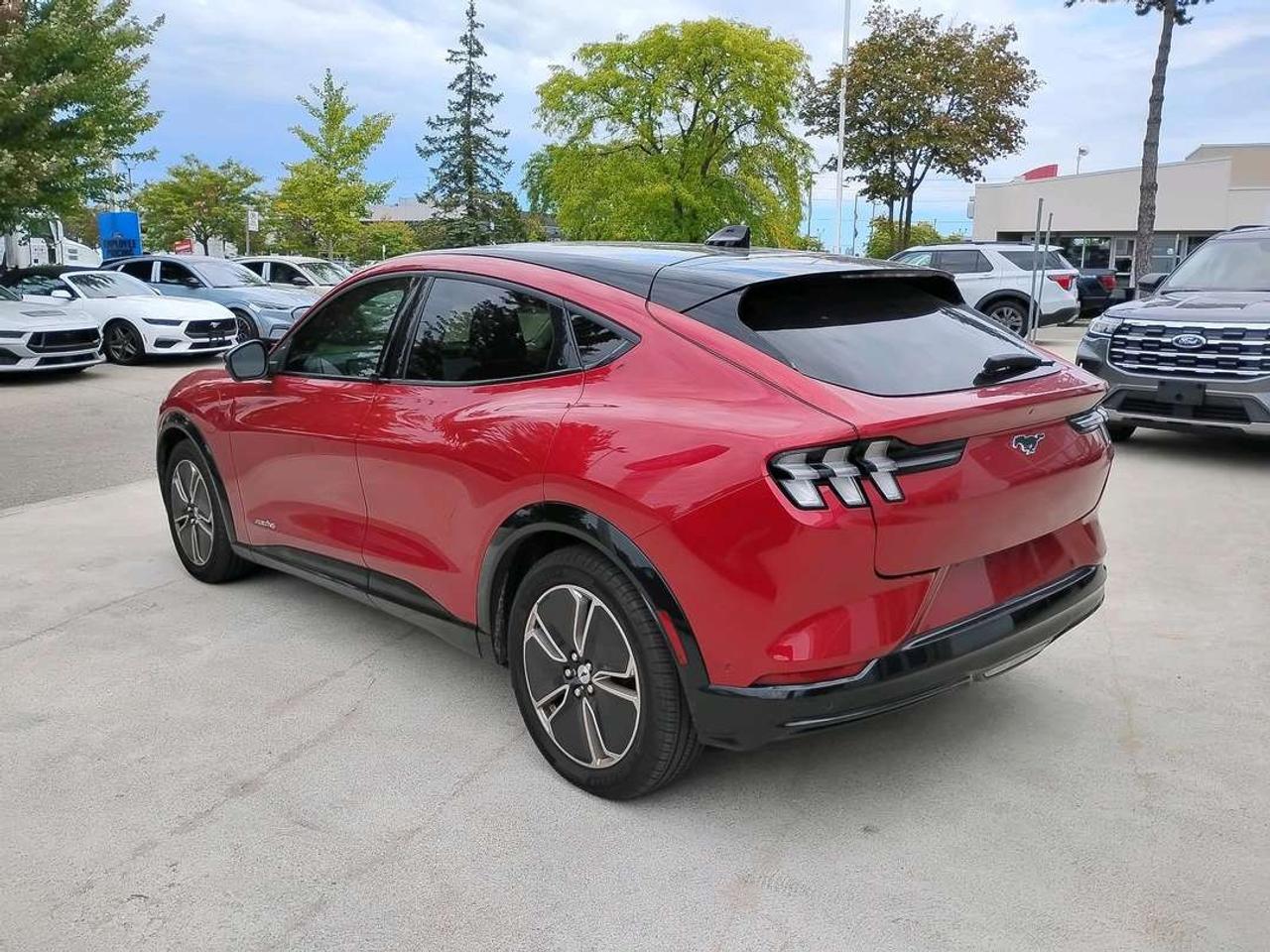 2023 Ford Mustang Mach-E Premium Photo4