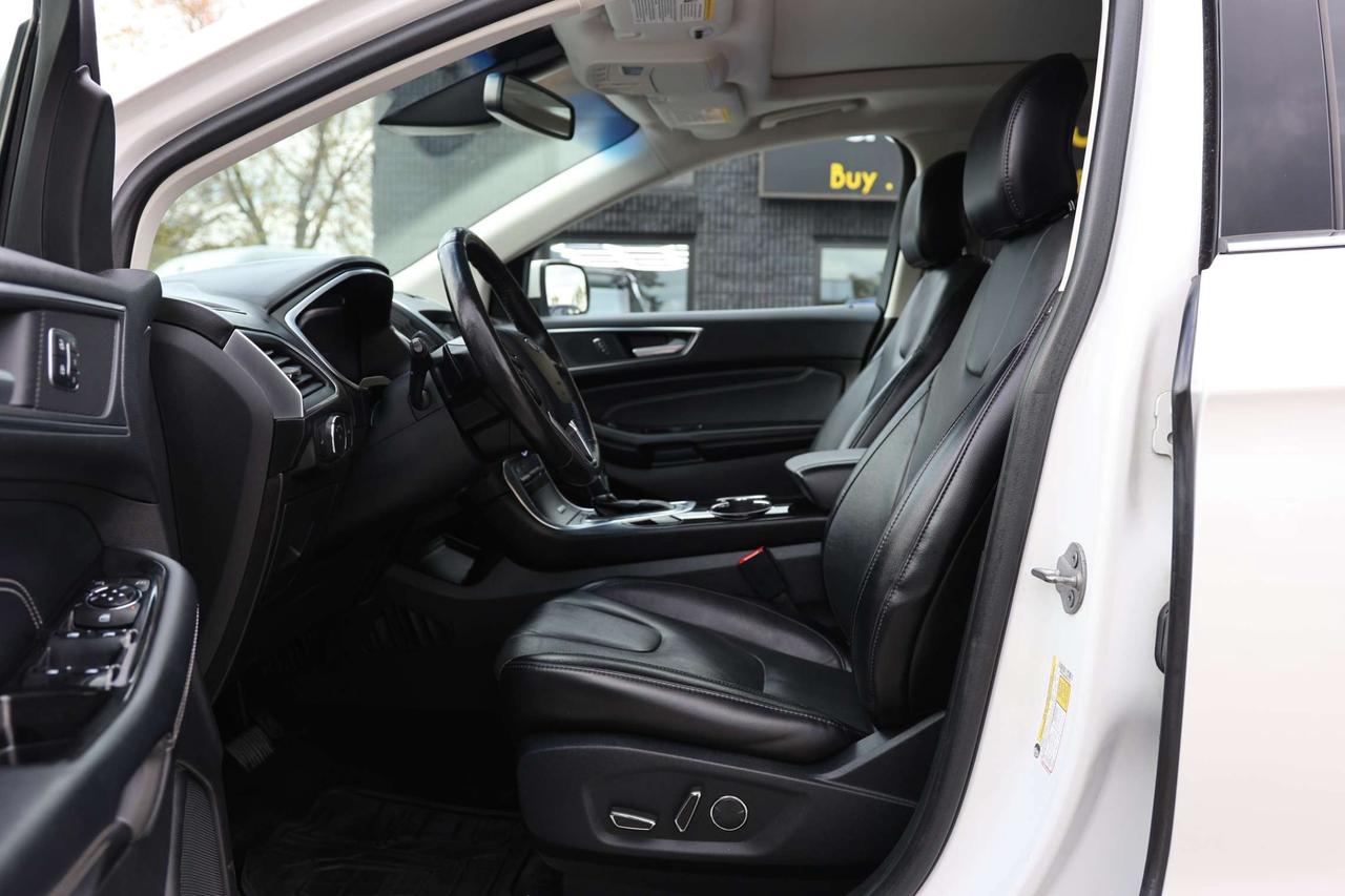 2017 Ford Edge TITANIUM-AWD-R STARTER/NAV/BCAM/BLIS/P SENSORS/LEATHER/MEM SEAT/H&C SEATS/KEYLESS/CARPLAY/PANOROOF Photo