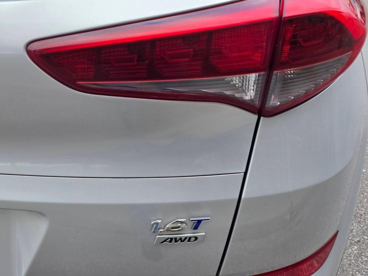 2017 Hyundai Tucson AWD 4DR 1.6L SE Photo