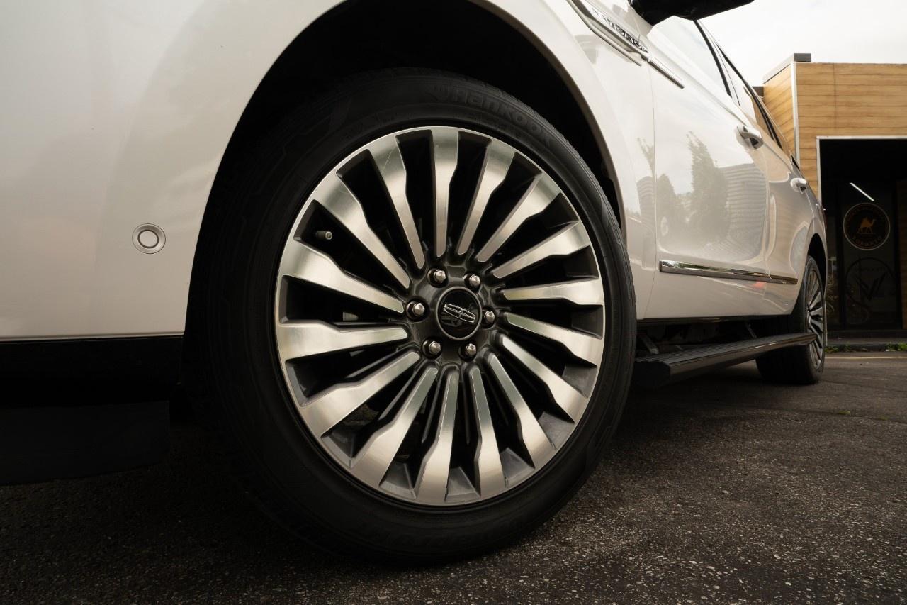 2019 Lincoln Navigator Reserve 4x4 Photo