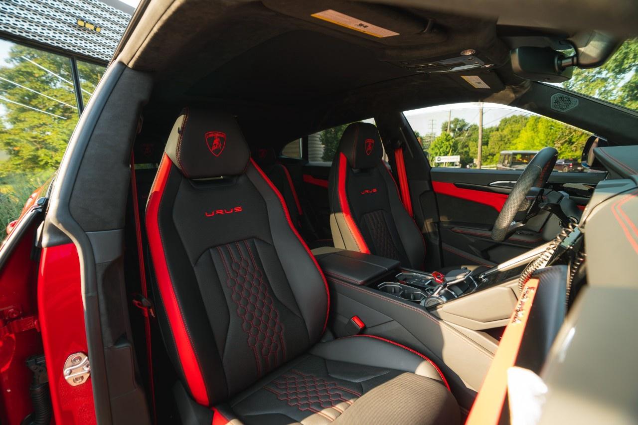 2024 Lamborghini Urus  Photo