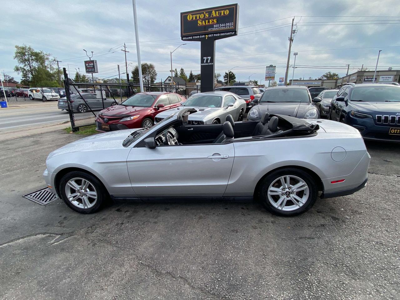 2012 Ford Mustang Premium Photo0