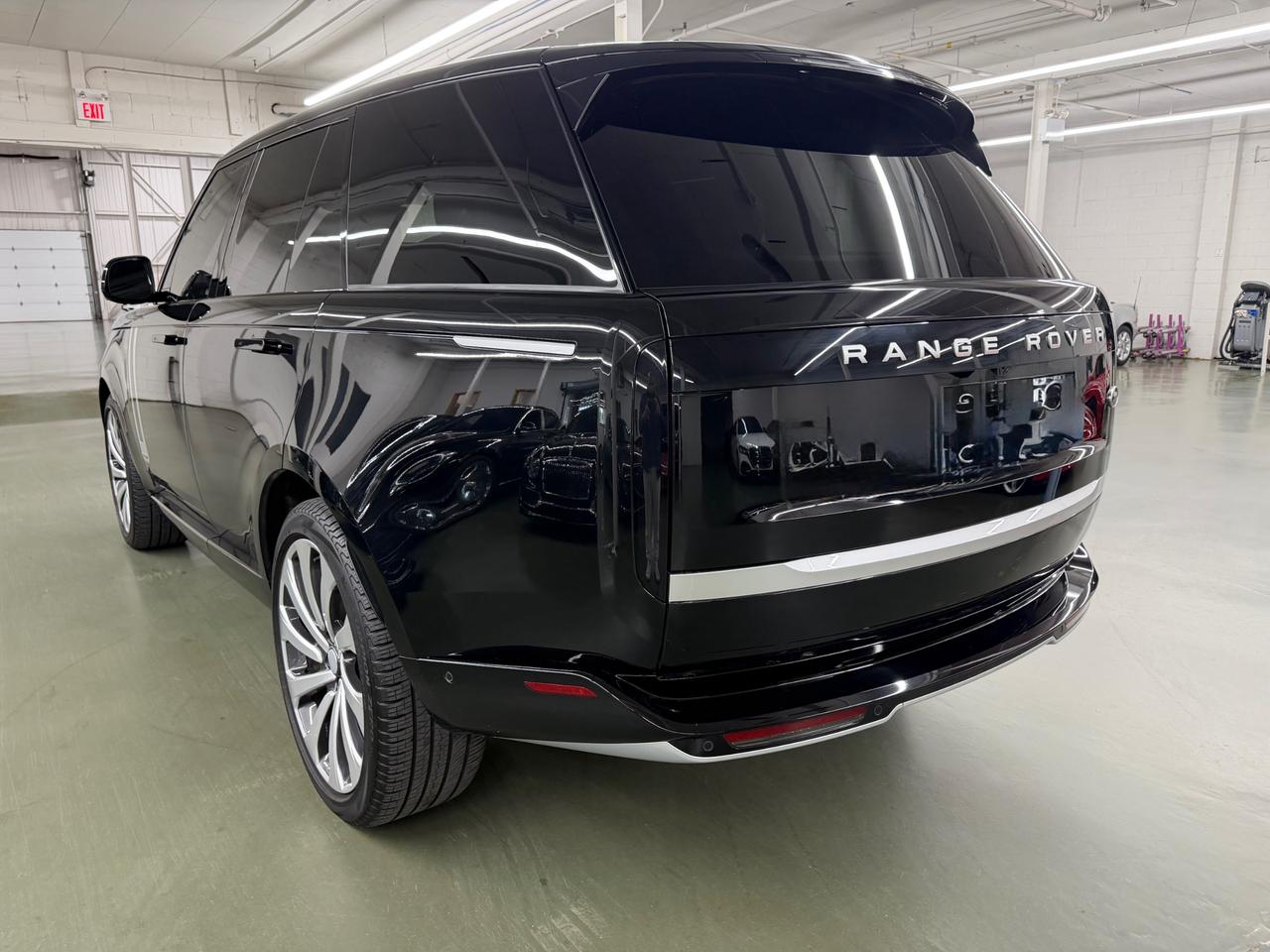 2023 Land Rover Range Rover P530 Autobiography 4dr All-Wheel Drive Photo
