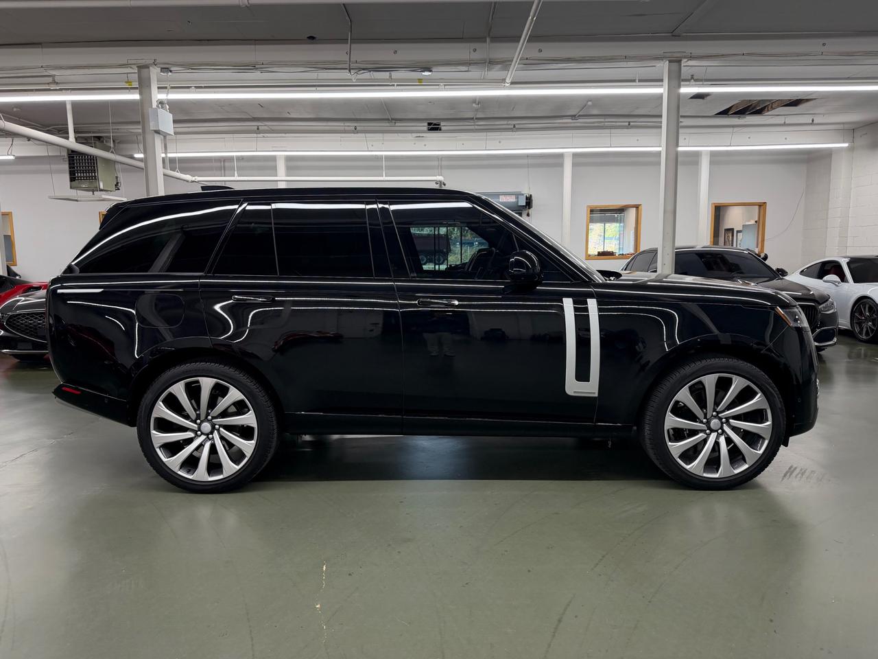 2023 Land Rover Range Rover P530 Autobiography 4dr All-Wheel Drive Photo