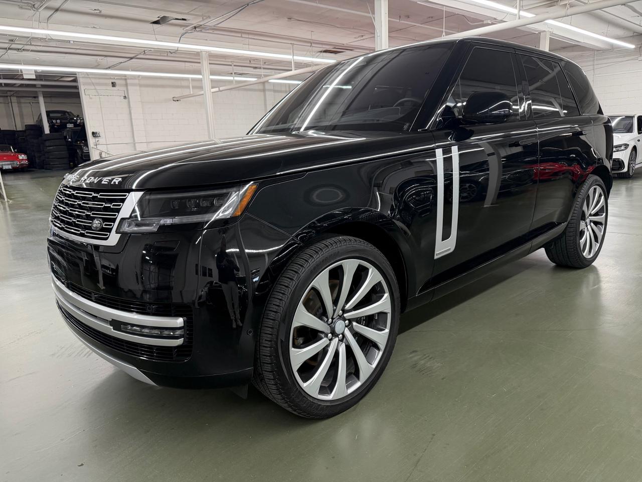 2023 Land Rover Range Rover P530 Autobiography 4dr All-Wheel Drive Photo