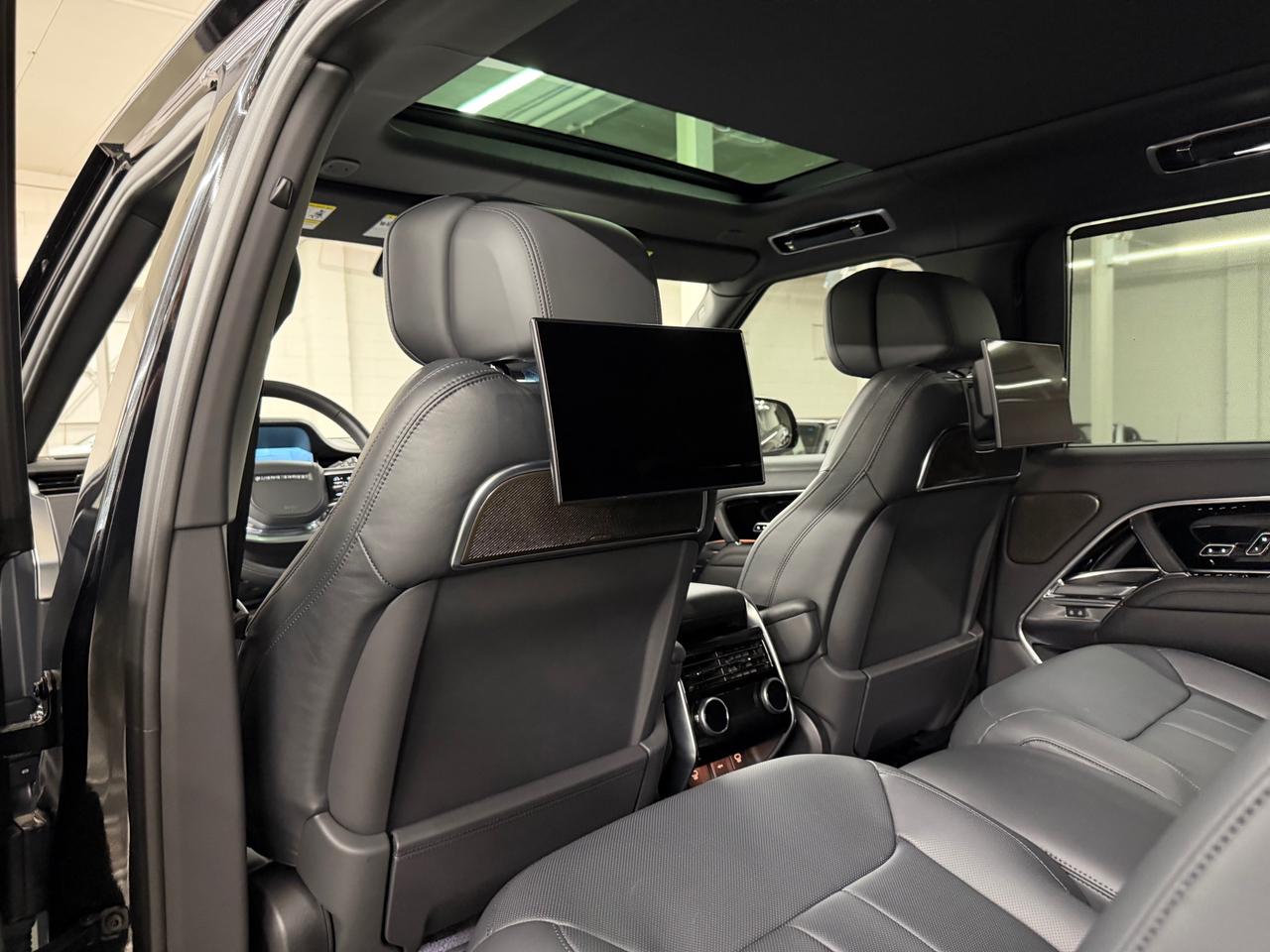2023 Land Rover Range Rover P530 Autobiography 4dr All-Wheel Drive Photo
