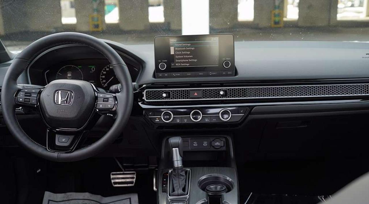 2026 Honda Civic Sport Sunroof Alloys Apple Carplay. Photo