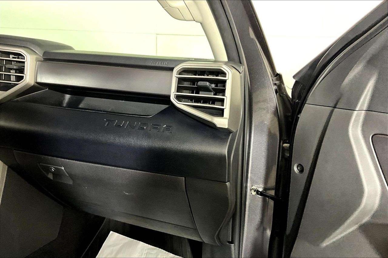 2024 Toyota Tundra 4x4 Double Cab Sr Photo