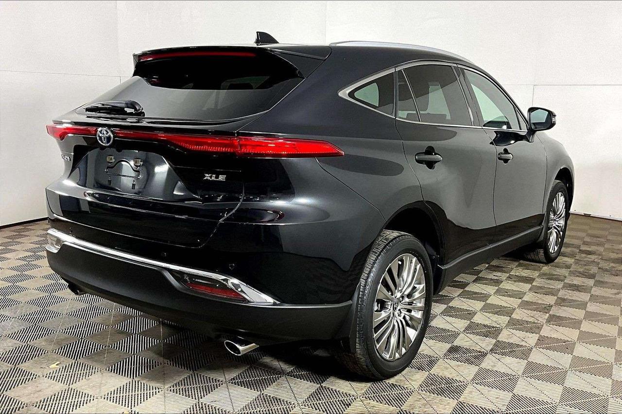 2023 Toyota Venza XLE AWD Photo1