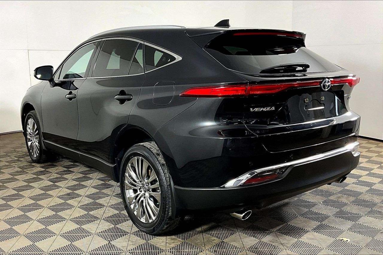 2023 Toyota Venza XLE AWD Photo