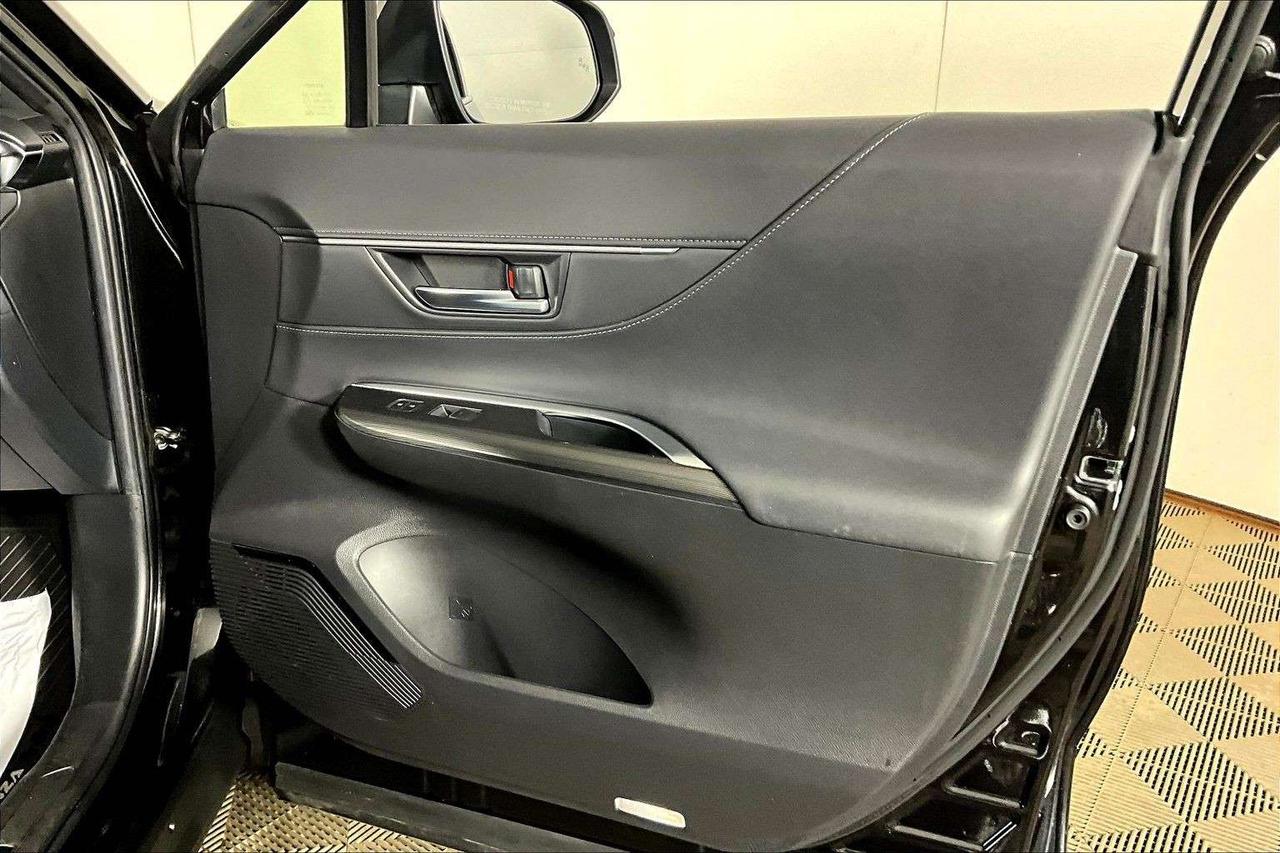 2023 Toyota Venza XLE AWD Photo