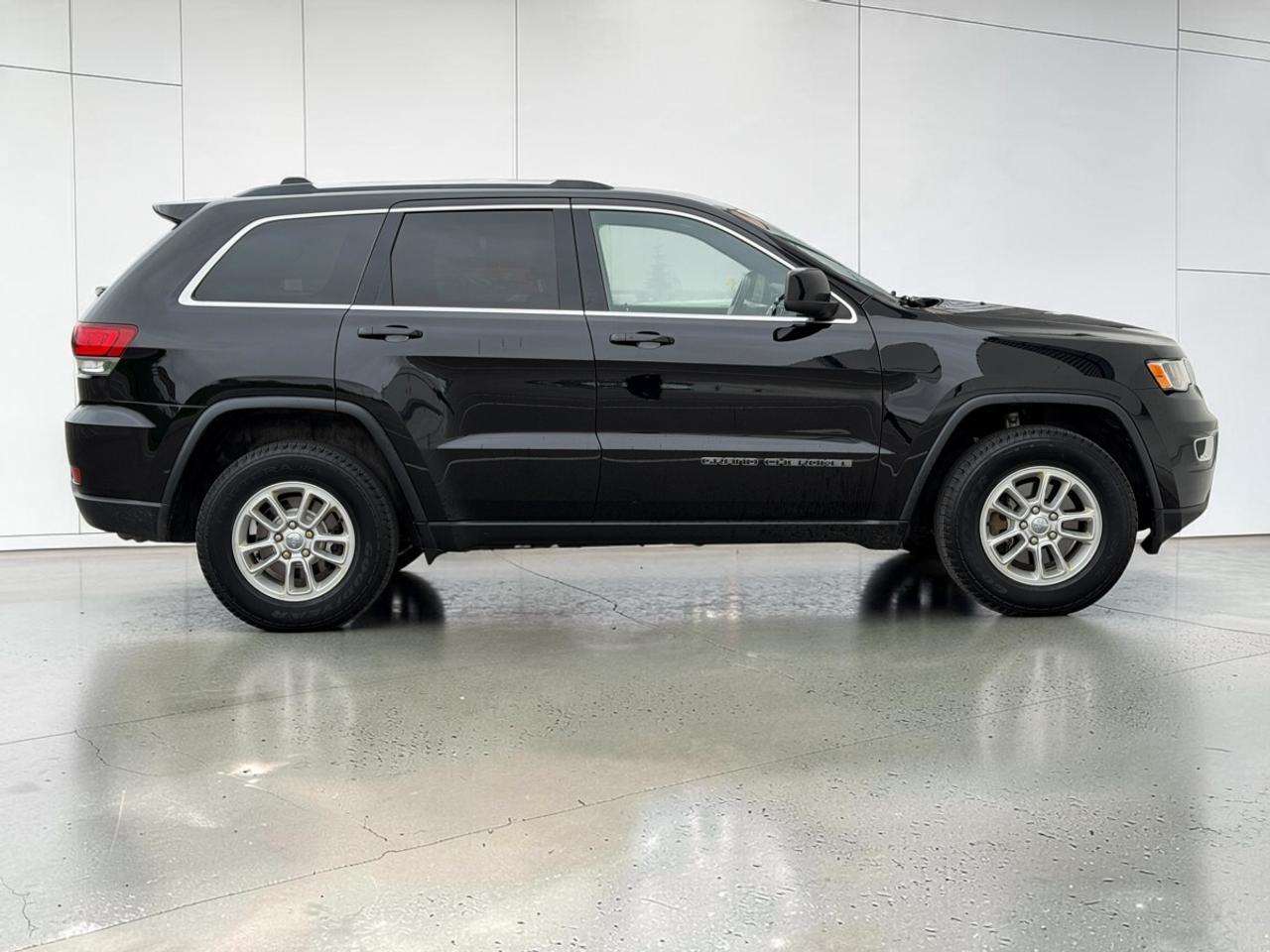 2020 Jeep Grand Cherokee Laredo/AWD/NAV/BSM Photo