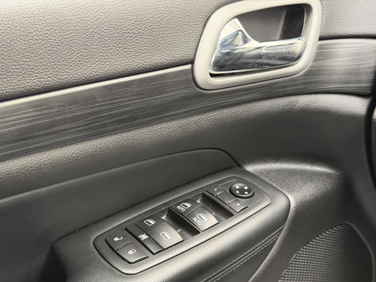 2020 Jeep Grand Cherokee Laredo/AWD/NAV/BSM Photo